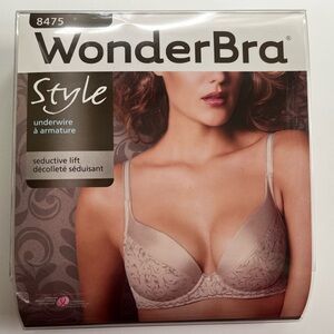 Wonderbra - style #8475 (New in package)